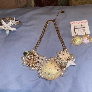 Betsey Johnson Gold Seashell Statement Necklace